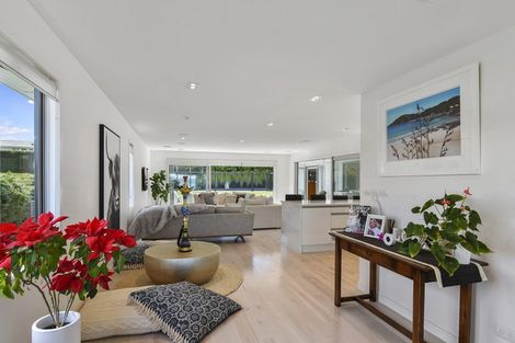 Photo of property in 27 Tizard Road, Birkenhead, Auckland, 0626