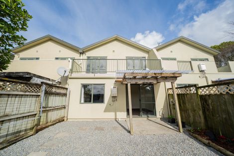 Photo of property in 2/3 Orwell Road, Greenhithe, Auckland, 0632