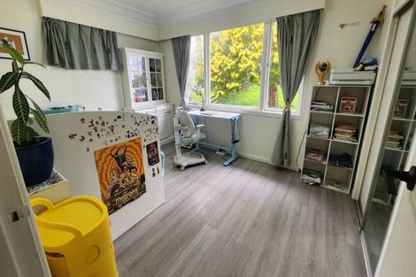 Photo of property in 15 Sherwood Avenue, Te Atatu South, Auckland, 0610