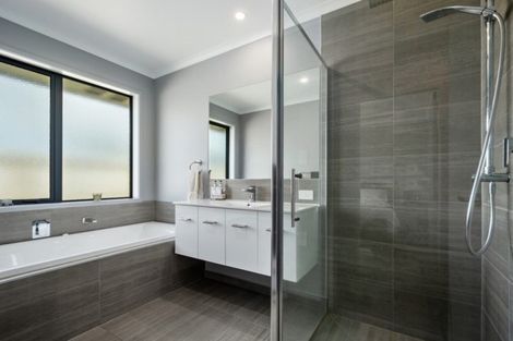 Photo of property in 27 Leet Crescent, Papamoa Beach, Papamoa, 3118