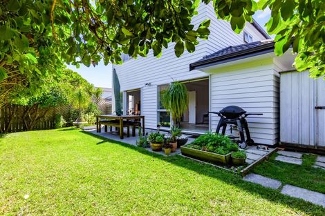 Photo of property in 418a Old Te Atatu Road, Te Atatu Peninsula, Auckland, 0610