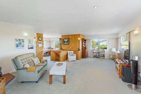 Photo of property in 10 Titoki Road, Waikanae Beach, Waikanae, 5036