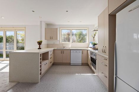 Photo of property in 11 Van Asch Street, Sumner, Christchurch, 8081