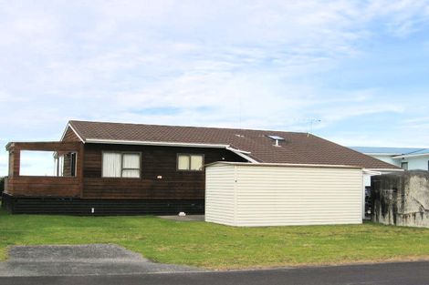 Photo of property in 9 Day Dawn Crescent, Omaha, 0986