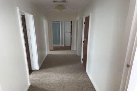 Photo of property in 17 Sunrise Boulevard, Tawa, Wellington, 5028