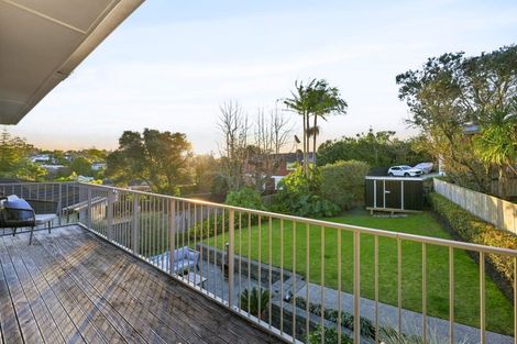 Photo of property in 5 Liston Crescent, Cockle Bay, Auckland, 2014