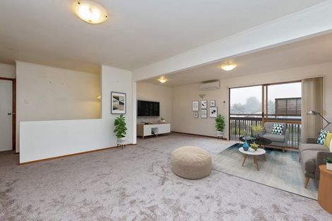 Photo of property in 9 Darren Crescent, Half Moon Bay, Auckland, 2012