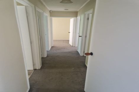 Photo of property in 2 Sparrow Place, Weymouth, Auckland, 2103