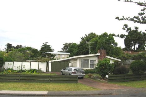 Photo of property in 23 Lyford Crescent, Sunnynook, Auckland, 0620