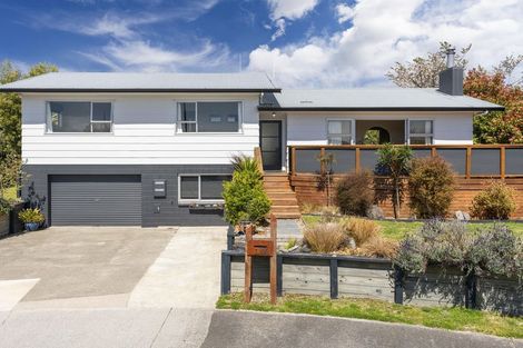 Photo of property in 14 Kempton Place, Richmond Heights, Taupo, 3330