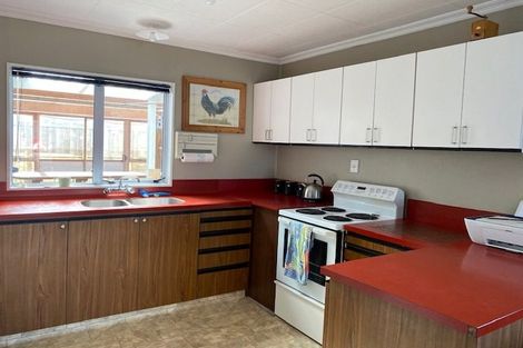 Photo of property in 5 Linklater Avenue, Foxton Beach, Foxton, 4815