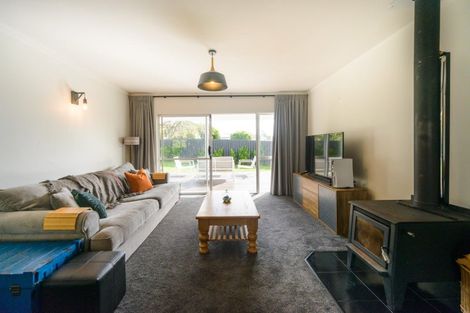 Photo of property in 23b Pahiatua Street, Hokowhitu, Palmerston North, 4410