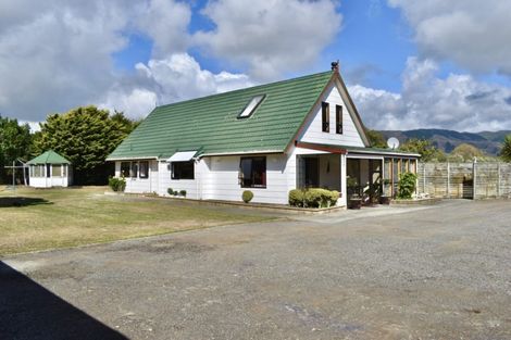Photo of property in 44 Te Horo Beach Road, Te Horo, Otaki, 5581