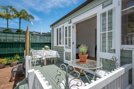 Photo of property in 26 Anne Street, Devonport, Auckland, 0624