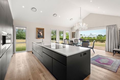 Photo of property in 98 Oxford Street, Martinborough, 5711