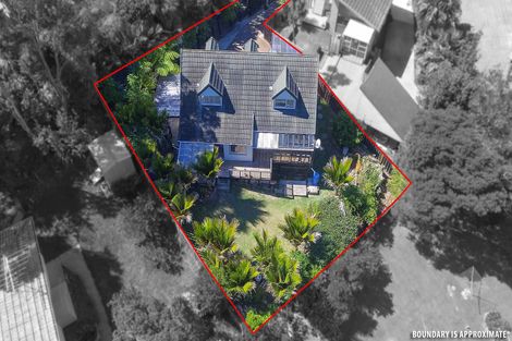 Photo of property in 1/18 Teviot Place, Totara Vale, Auckland, 0629