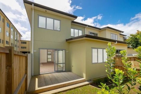 Photo of property in 48/11 Ray Small Drive, Papakura, 2110