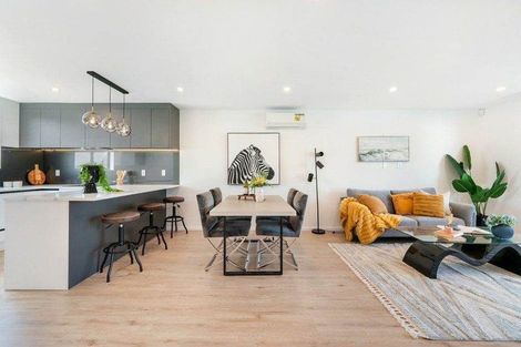 Photo of property in 2/18 Sylvan Crescent, Te Atatu South, Auckland, 0610