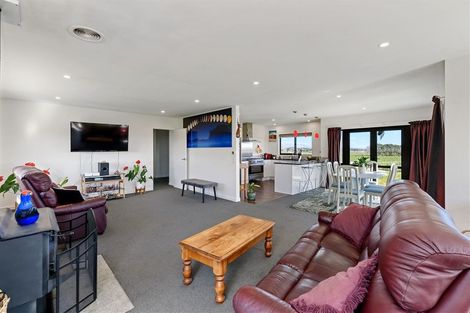 Photo of property in 100 Harakeke Road, Te Horo, Otaki, 5581