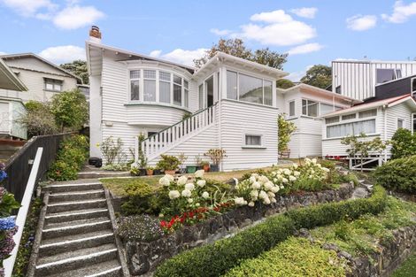 Photo of property in 62 Raroa Road, Kelburn, Wellington, 6012