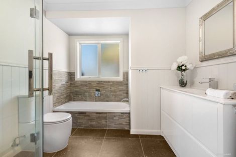 Photo of property in 68 Penguin Drive, Murrays Bay, Auckland, 0630