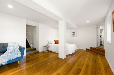 Photo of property in 12 Eastglen Road, Glen Eden, Auckland, 0602