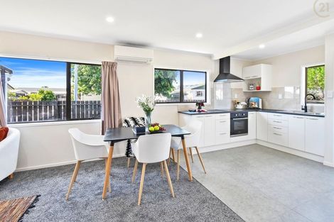 Photo of property in 4 Tilbrook Place, Papakura, 2110