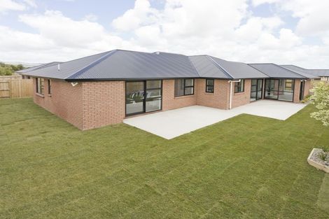 Photo of property in 6 Levi Place, Kelvin Grove, Palmerston North, 4414