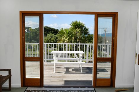 Photo of property in 4 Penguin Street, Leigh, 0985