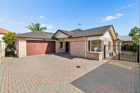 Photo of property in 14 Monash Place, Flat Bush, Auckland, 2016