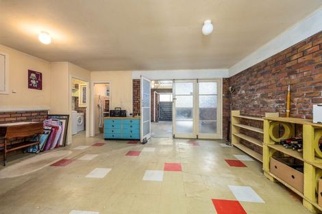 Photo of property in 54 Raleigh Road, Northcote, Auckland, 0627