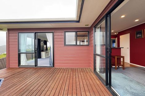 Photo of property in 16 Cathie Place, Karori, Wellington, 6012