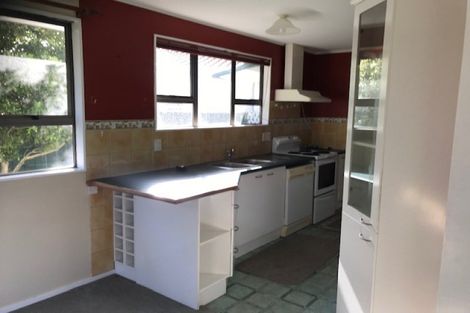 Photo of property in 52 Rhodes Drive, Kelvin Grove, Palmerston North, 4414