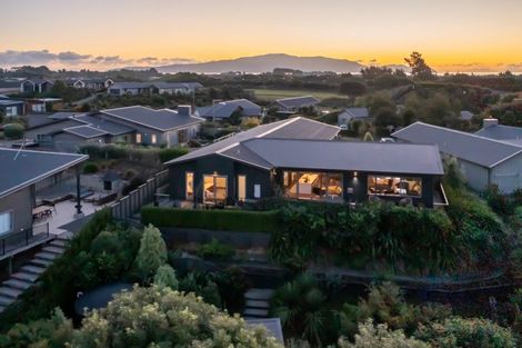 Photo of property in 3 Lamont Place, Waikanae, 5036