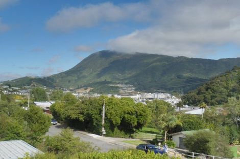 Photo of property in 35 Milton Terrace, Picton, 7220