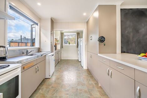 Photo of property in 12 Coates Grove, Silverstream, Upper Hutt, 5019