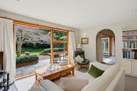 Photo of property in 10 Karaka Grove, Waikanae, 5036