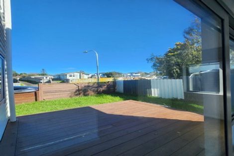 Photo of property in 74a Thompson Terrace, Manurewa, Auckland, 2102