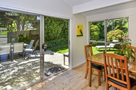 Photo of property in 9 Trevone Place, Forrest Hill, Auckland, 0620