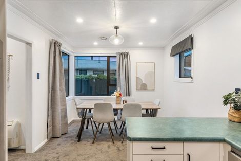 Photo of property in 16 Esk Place, Mosgiel, 9024