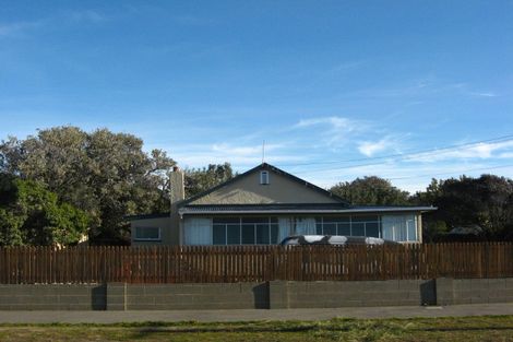 Photo of property in 342 Marine Parade, New Brighton, Christchurch, 8061