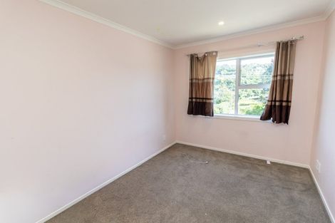 Photo of property in 1/20 Glanmire Road, Newlands, Wellington, 6037