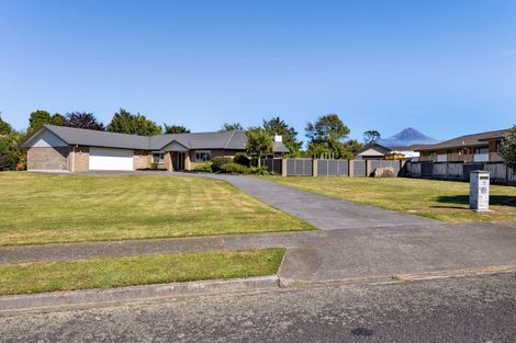 Photo of property in 1 Elizabeth Grove, Stratford, 4332