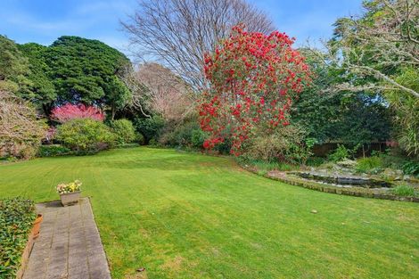 Photo of property in 10 Karaka Grove, Waikanae, 5036