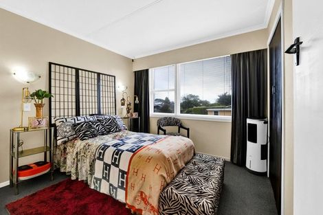 Photo of property in 19 Dives Avenue, Hawera, 4610