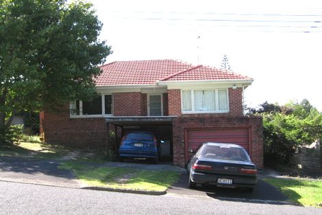 Photo of property in 1/20-22 Waratah Street, Birkenhead, Auckland, 0626