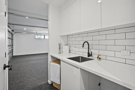 Photo of property in 11 Donnelly Street, Oakura, 4314