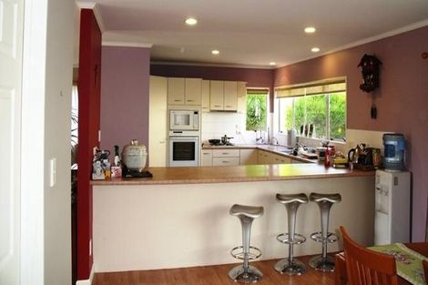 Photo of property in 3 Taroka Close, Pinehill, Auckland, 0632