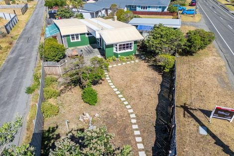 Photo of property in 6 Rangiuru Road, Otaki Beach, Otaki, 5512