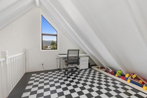 Photo of property in 7 Fenchurch Grove, Stokes Valley, Lower Hutt, 5019